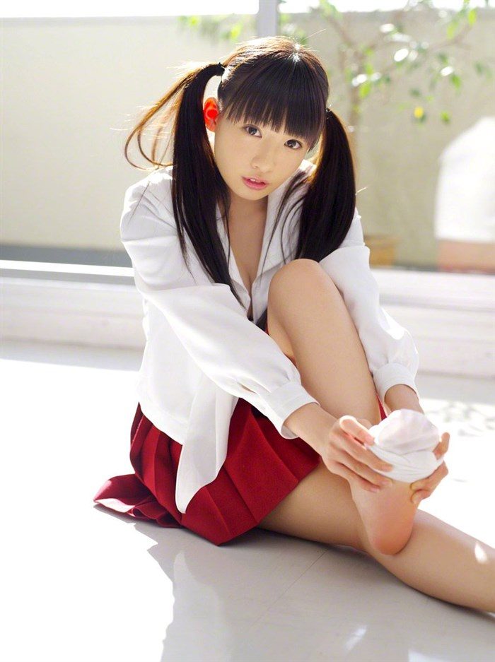【画像】椎名ひかりがスカートたくし上げてパンモロ撮影！ビッチ風写真集！！！0022manshu