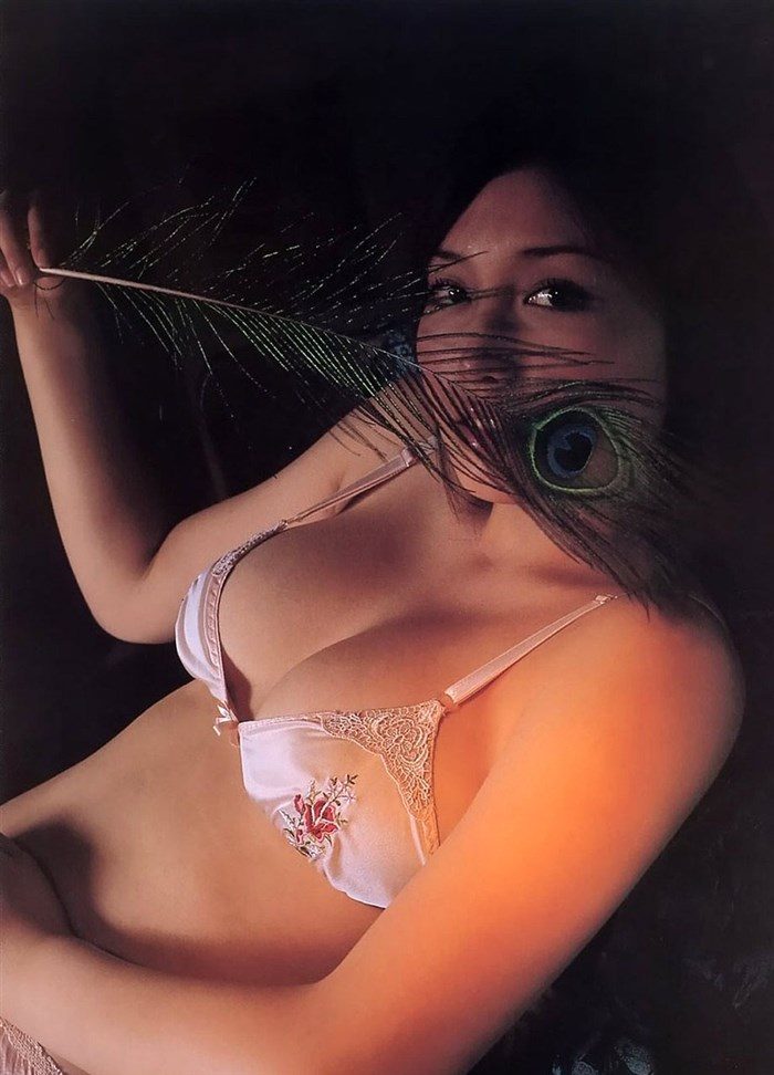 【画像】三津谷葉子 週刊ポストの写真集で生乳首を晒すｗｗｗｗｗｗ0026manshu